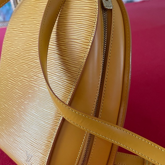 Authentic Louis Vuitton Epi Leather Backpack - Picture 5 of 12